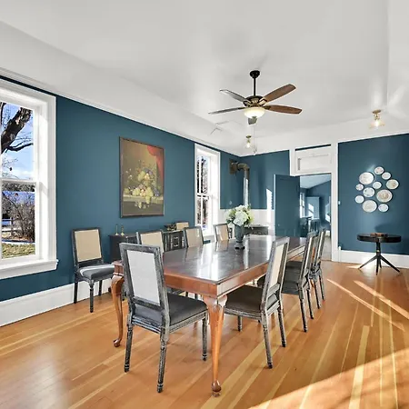 The Valley House Inn Sprague Suite-2